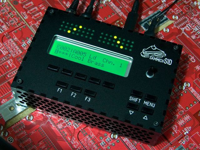 sammichSID #001 (green LCD/LEDs)